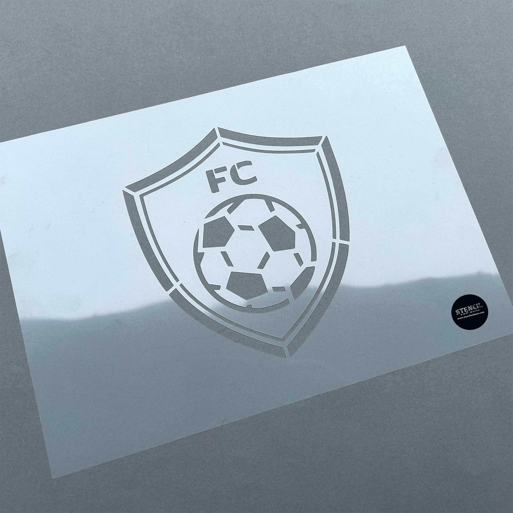 Wappen als Schablone Individuelle Wappenschablone für Fußballvereine – personalisiertes Vereinslogo als Sprühschablone aus MylarFolie @stencilandmore